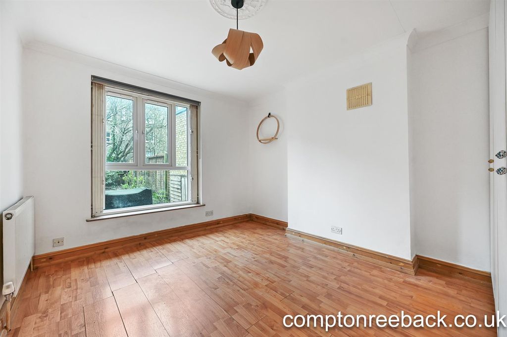 Property photo 2 of 11 Master Bedroom.Jpg