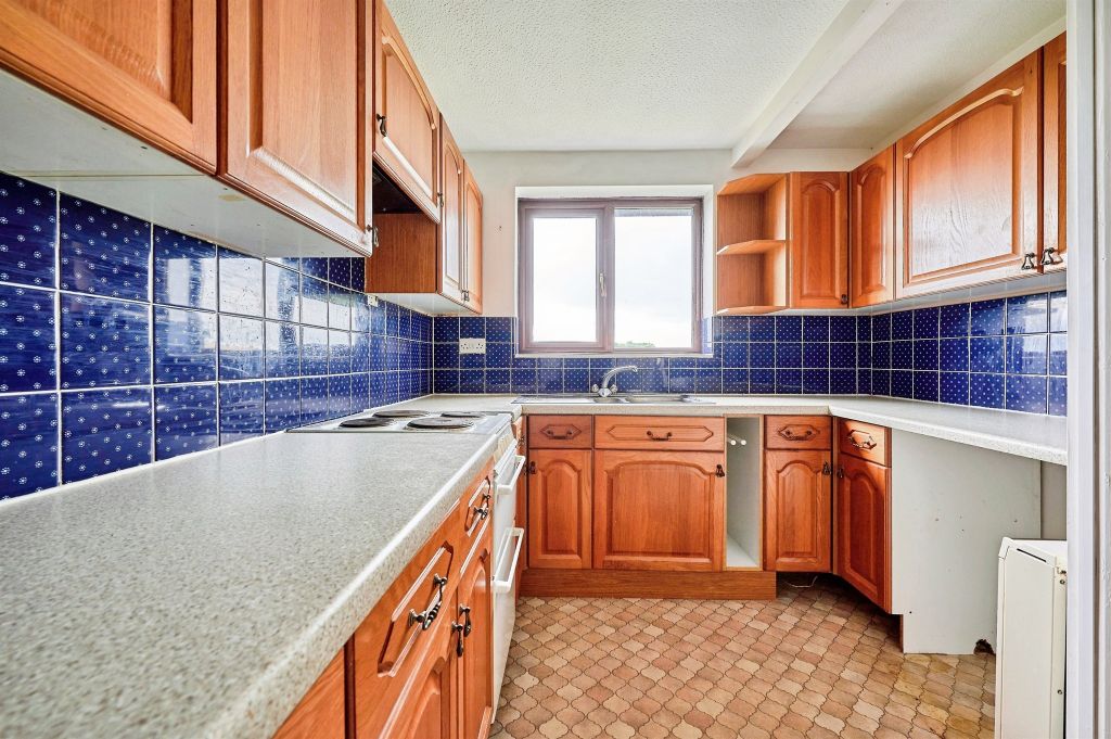 Property photo 3 of 12