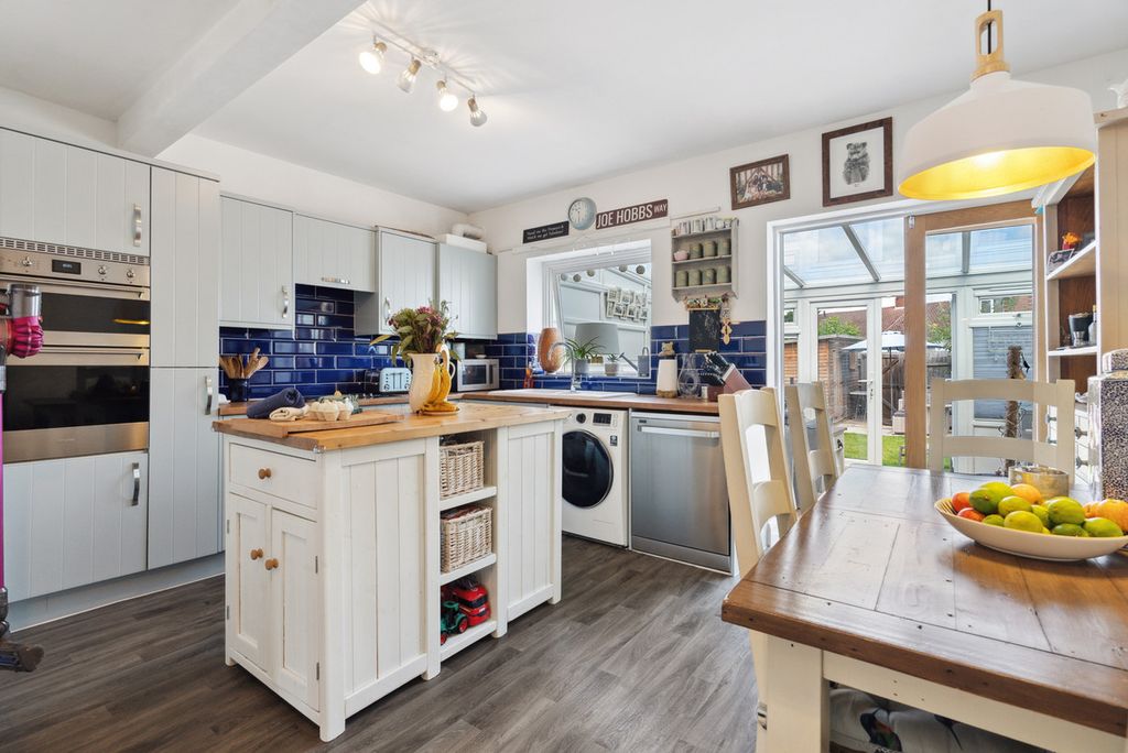 Property photo 2 of 26