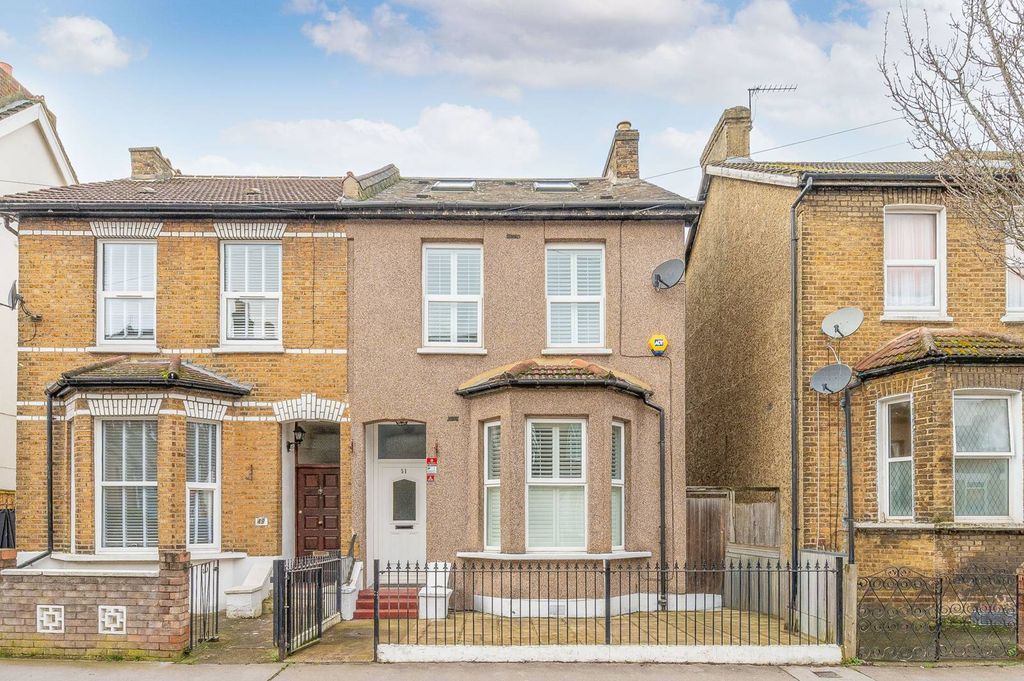 Property photo 2 of 25