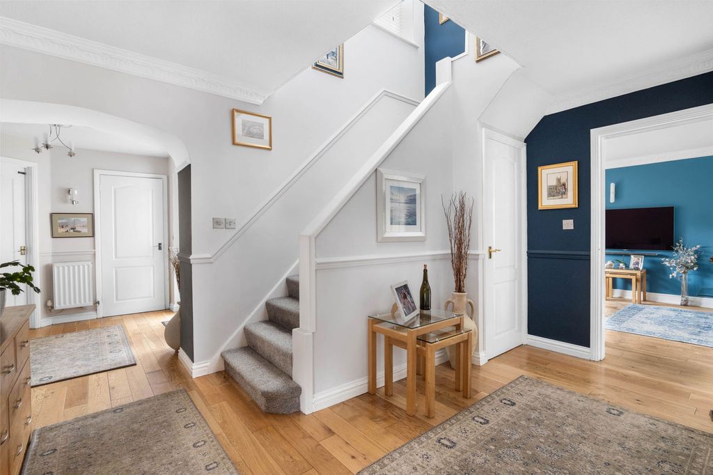Property photo 2 of 37