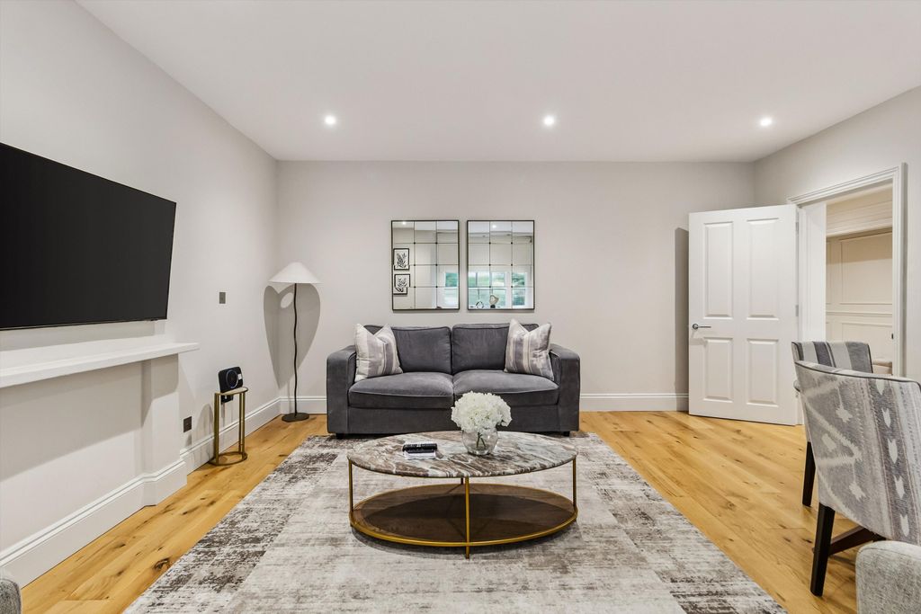 Property photo 3 of 12 Image