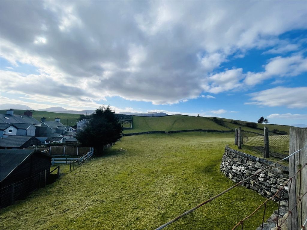 Property photo 2 of 21 Picture No. 03