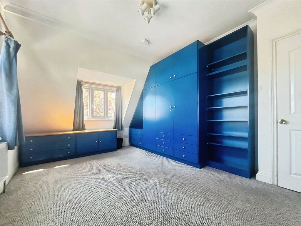 Property photo 1 of 12 Bedroom