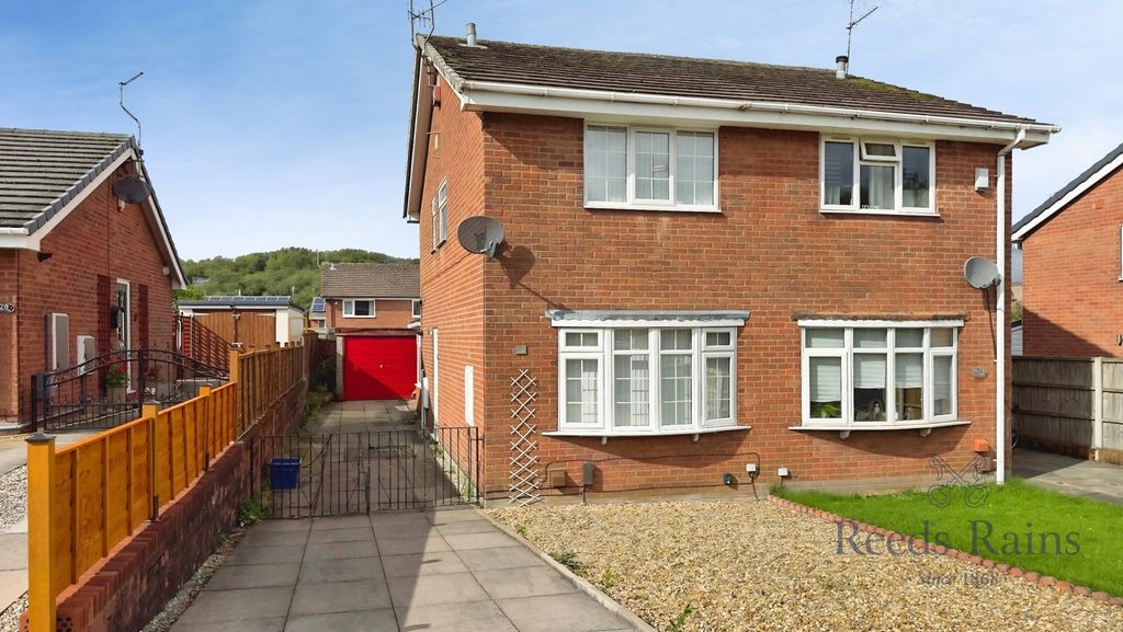 Property photo 1 of 10 Front