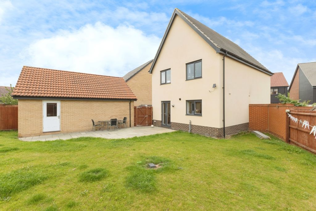 Property photo 2 of 17 Photo