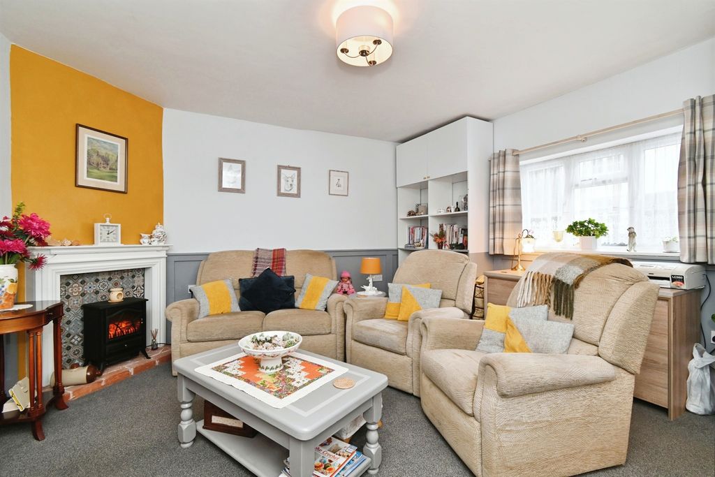 Property photo 3 of 17