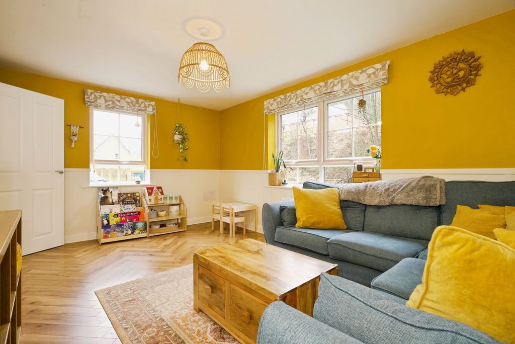 Property photo 2 of 13 Pbox-Img.Jpg