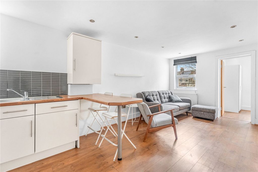 Property photo 3 of 10 Picture No. 20