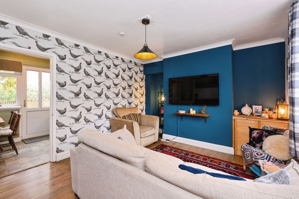 Property photo 2 of 11 Living Room