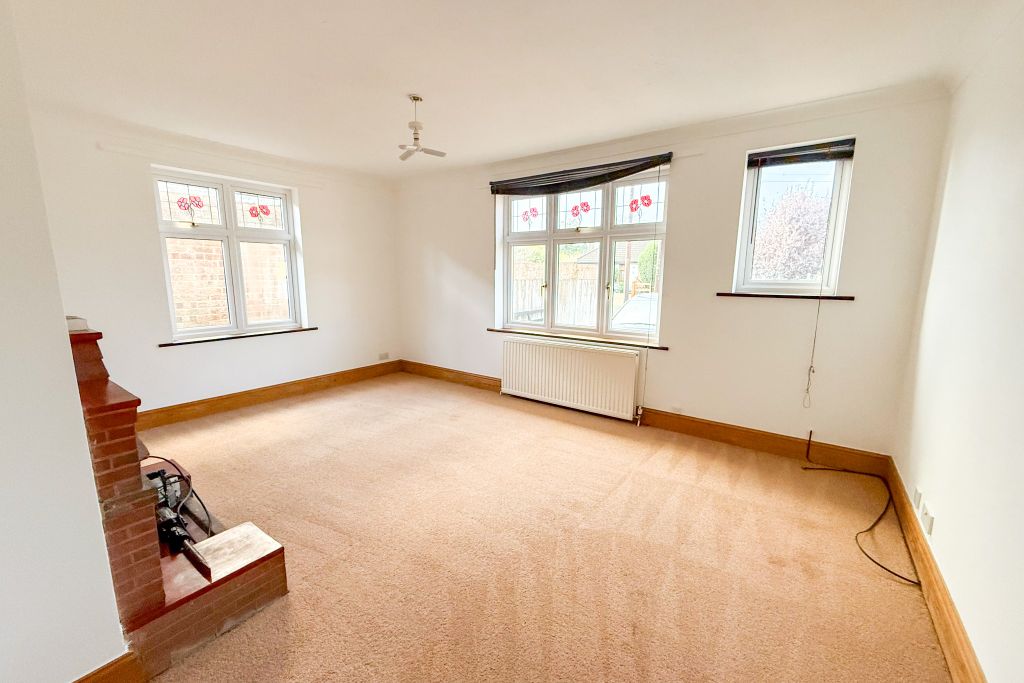 Property photo 2 of 9 Living Room