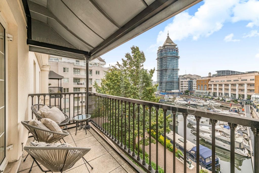 Property photo 2 of 10 Balcony1.Jpg