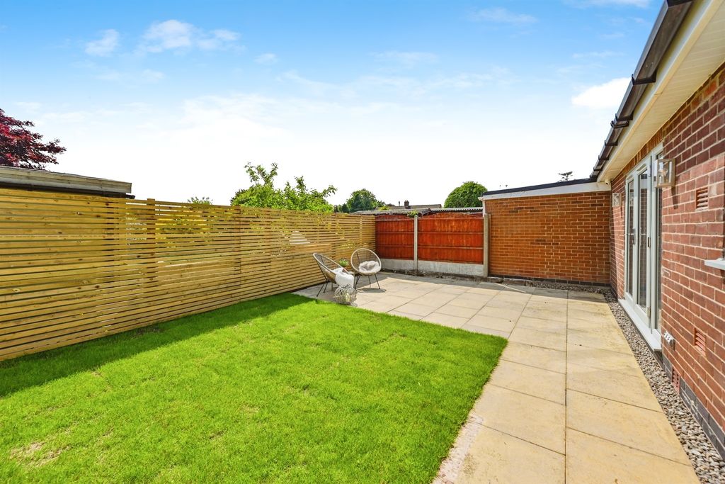 Property photo 2 of 17 Gardens: