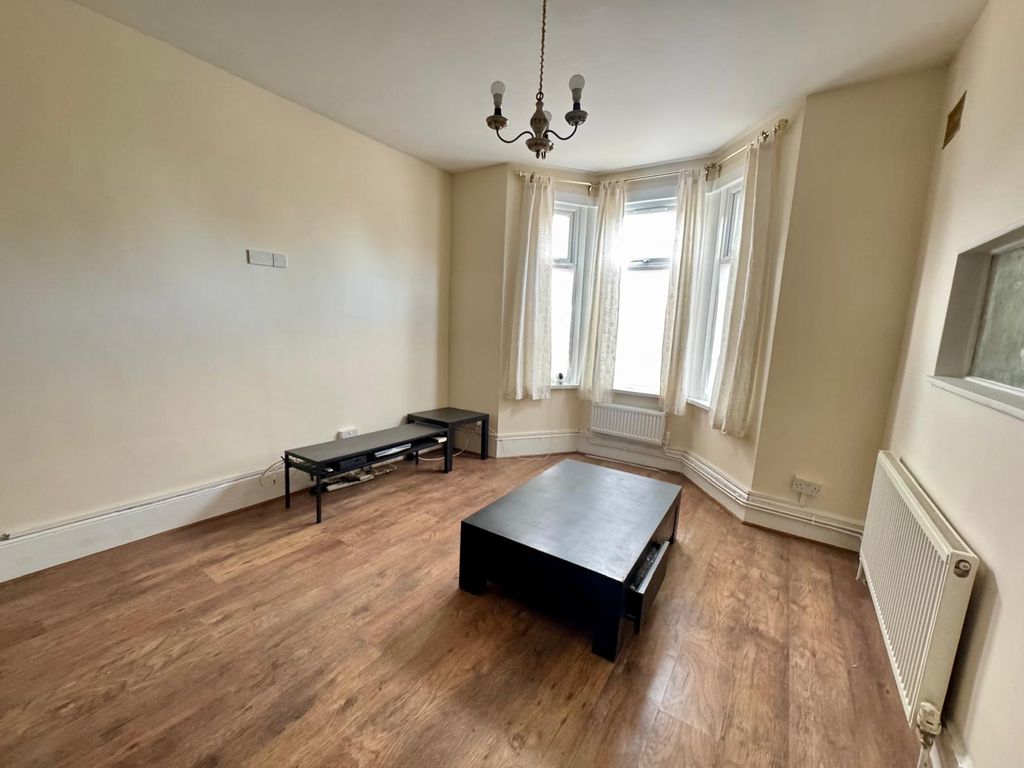 Property photo 3 of 13 Gallery