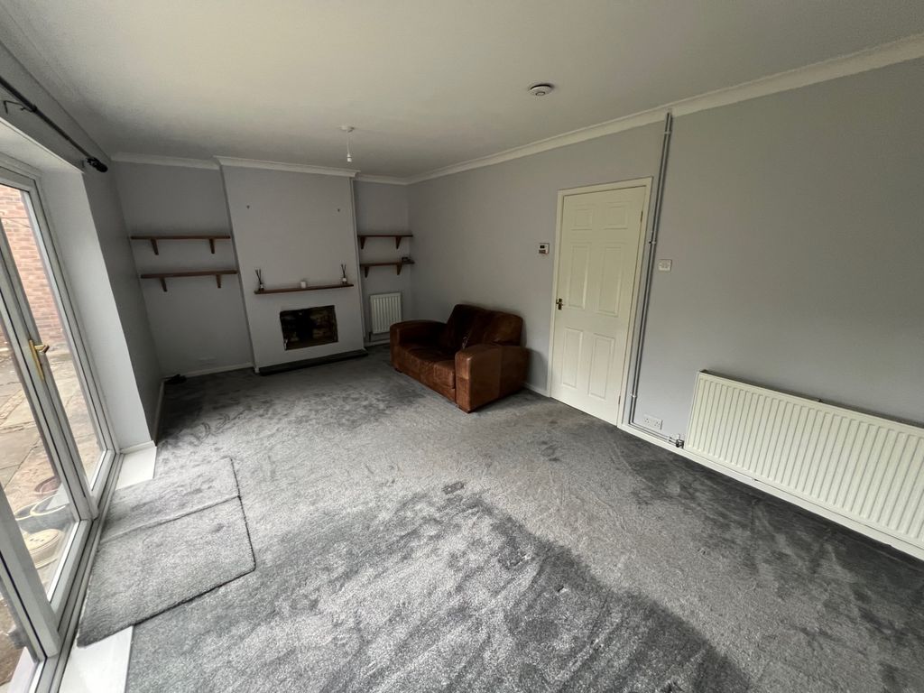 Property photo 2 of 14 Lounge