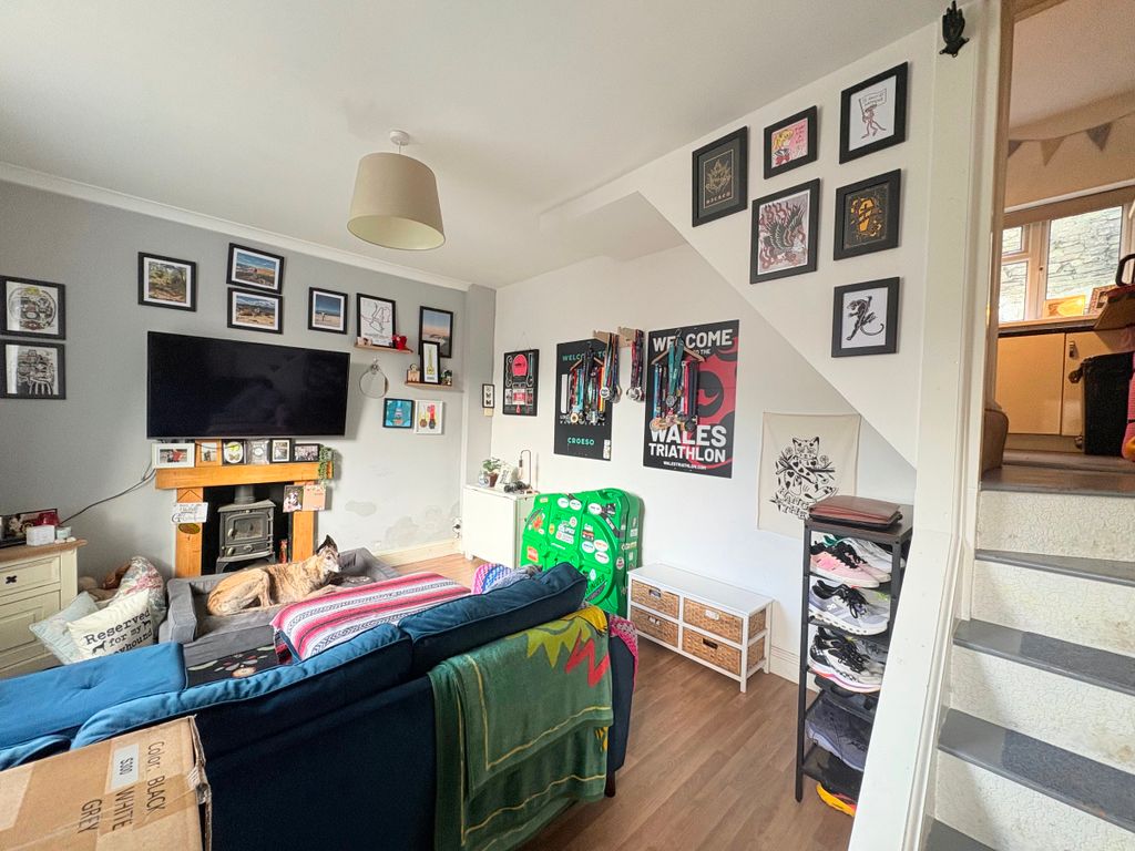 Property photo 3 of 25