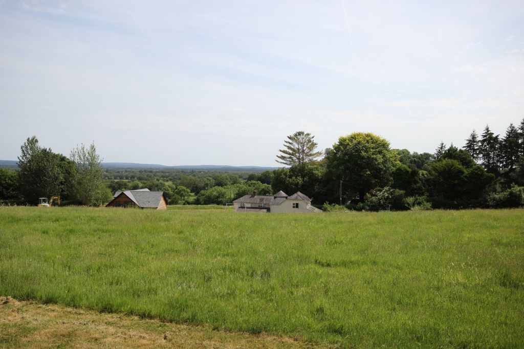 Property photo 1 of 33