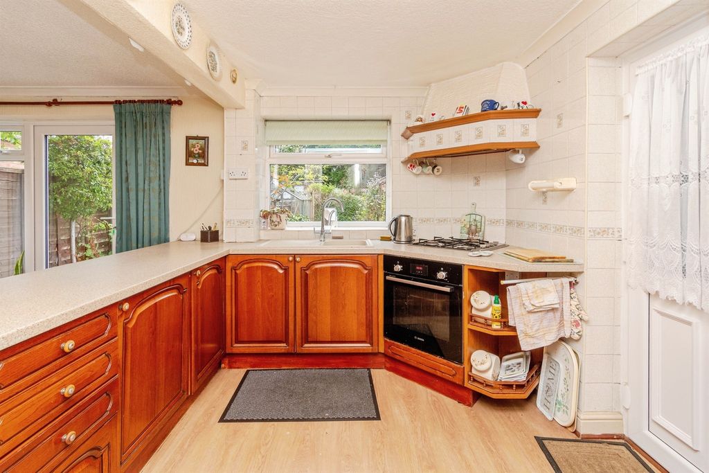 Property photo 3 of 17