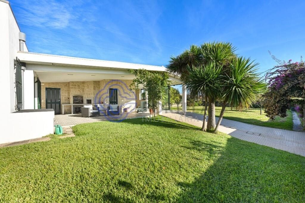 Property photo 2 of 64