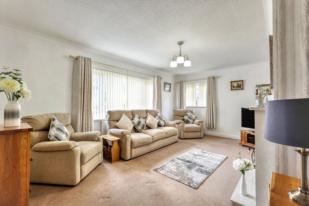 Property photo 3 of 24