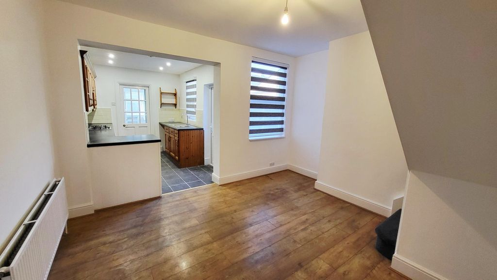 Property photo 3 of 10 Image