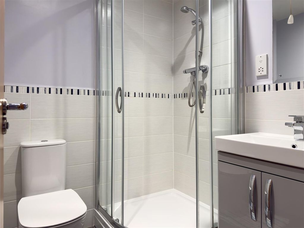 Additional image 11 of 2 bed flat to rentPierhead View, Penarth Marina CF64