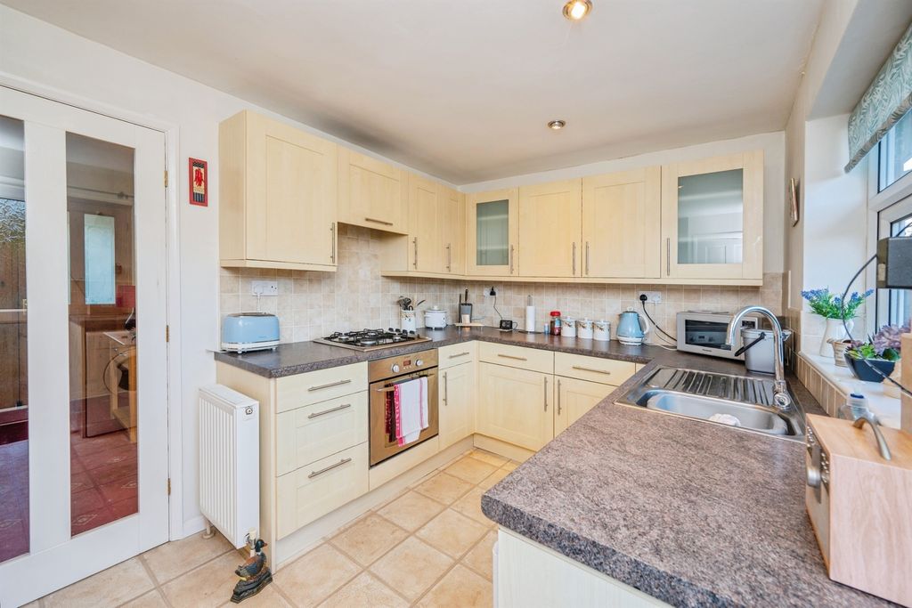 Property photo 3 of 19