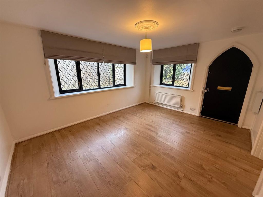 Property photo 3 of 18 Lounge (1).Jpg