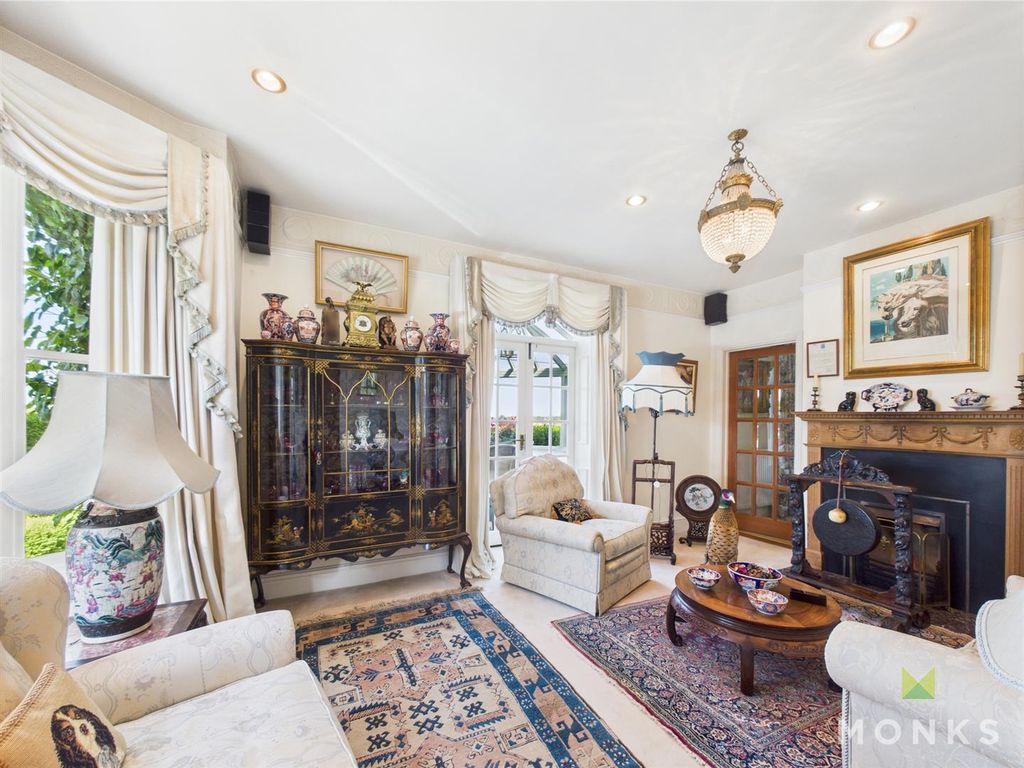 Property photo 3 of 23 Cam01348G0-Pr0661-Still009.Jpg