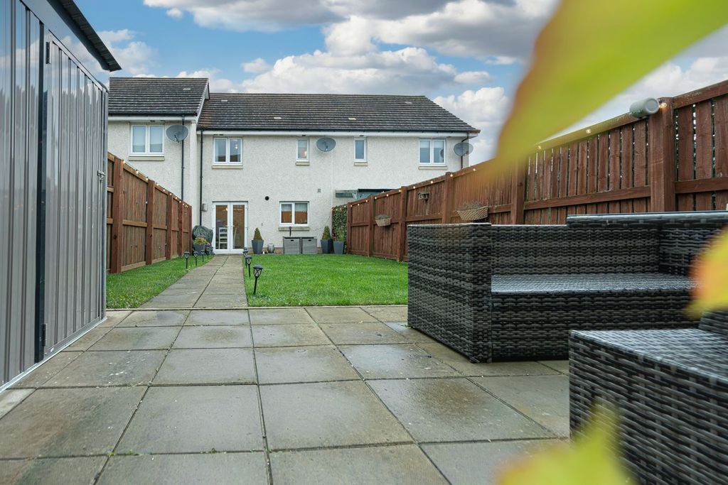 Property photo 3 of 28