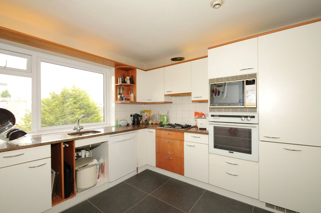 Property photo 2 of 5 Picture No. 33