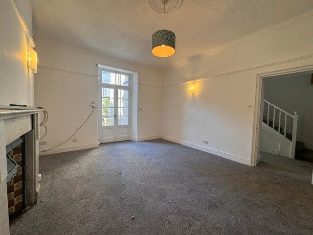 Property photo 2 of 10 Living Room