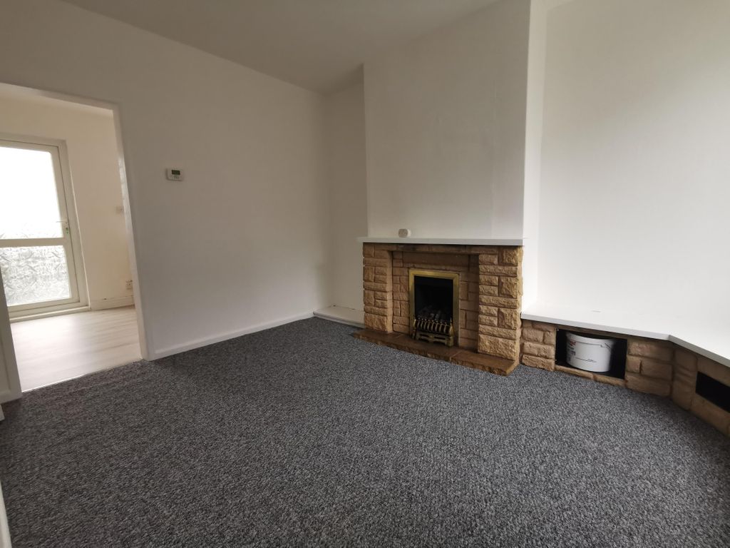 Property photo 2 of 7 Living Room