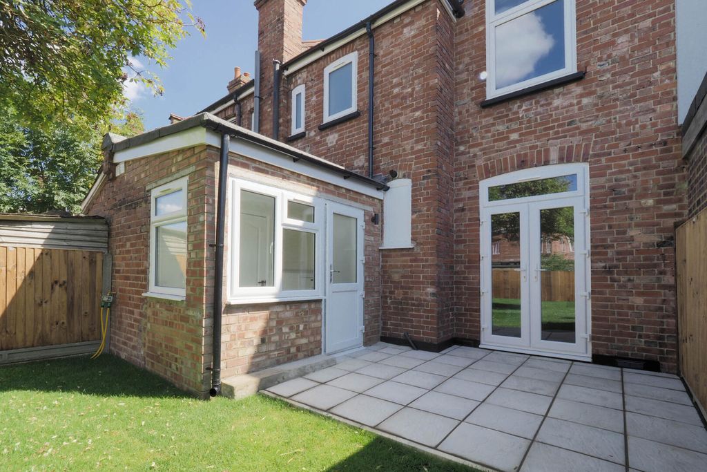 Property photo 2 of 51 Rear Garden