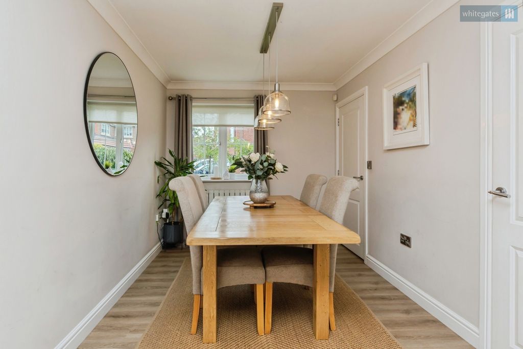 Property photo 3 of 27 Pbox-Img.Jpg