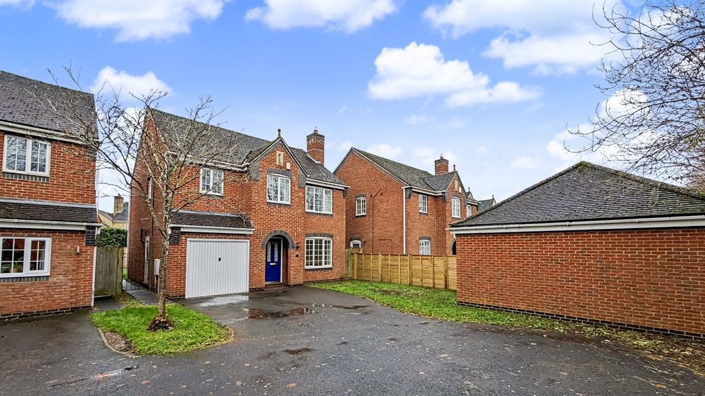 Property photo 1 of 18 4704181