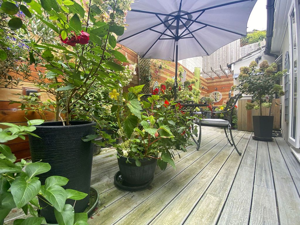 Property photo 2 of 26