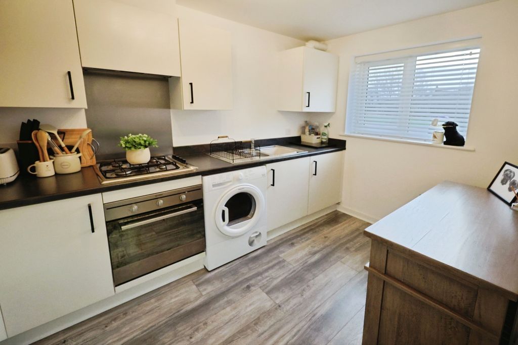 Property photo 3 of 9 Pbox-Img.Jpg