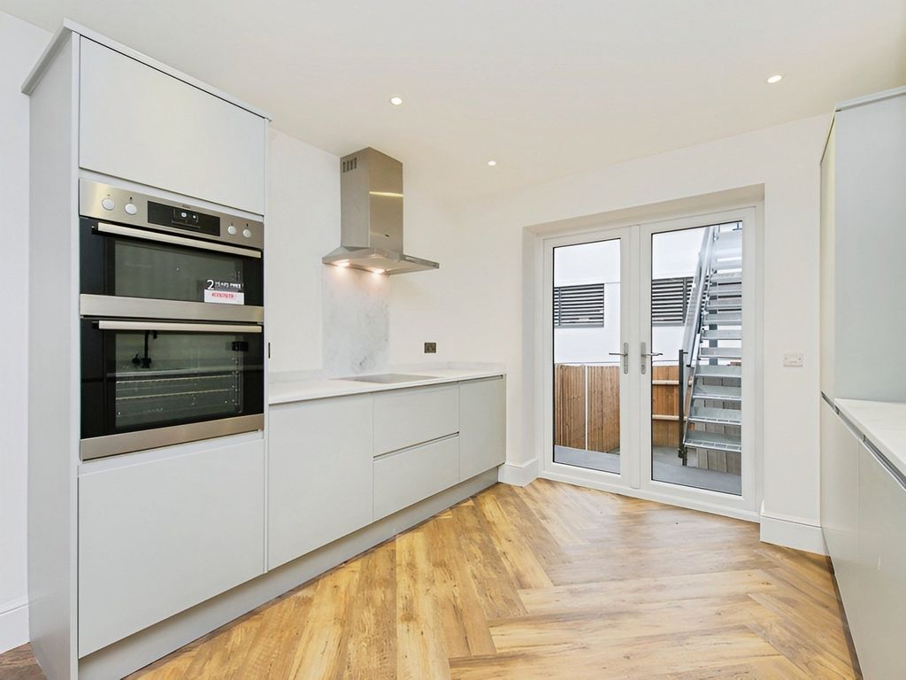 Property photo 3 of 10 Picture No. 14