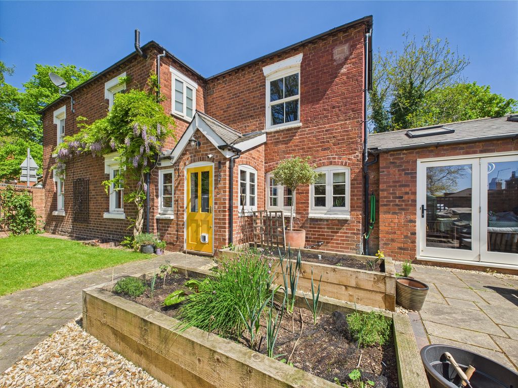 Property photo 2 of 14