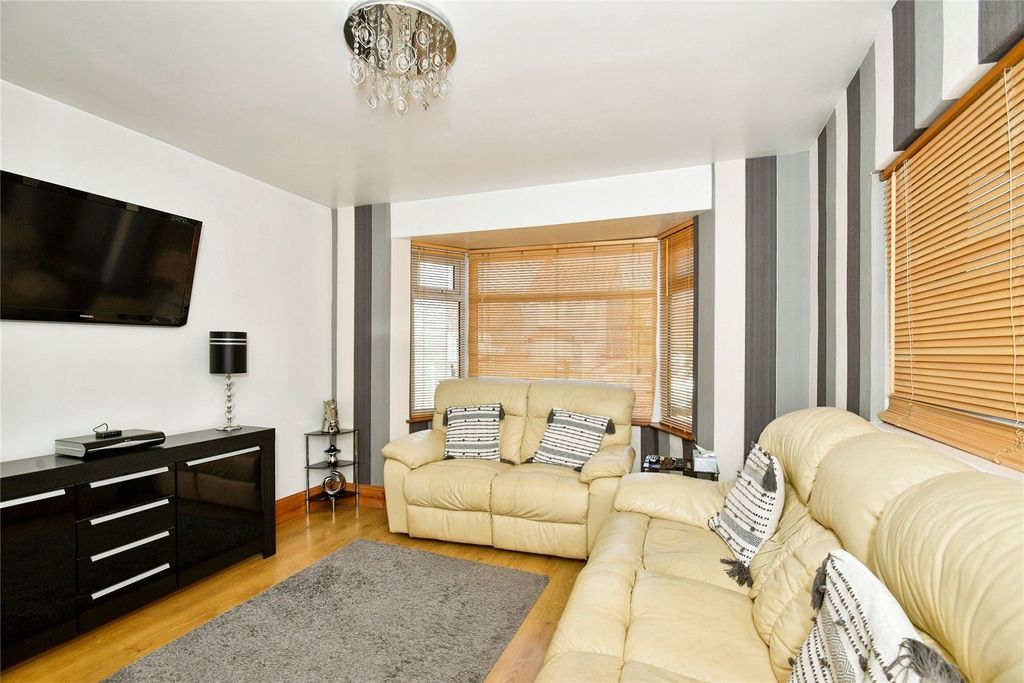 Property photo 2 of 18 Picture No. 13