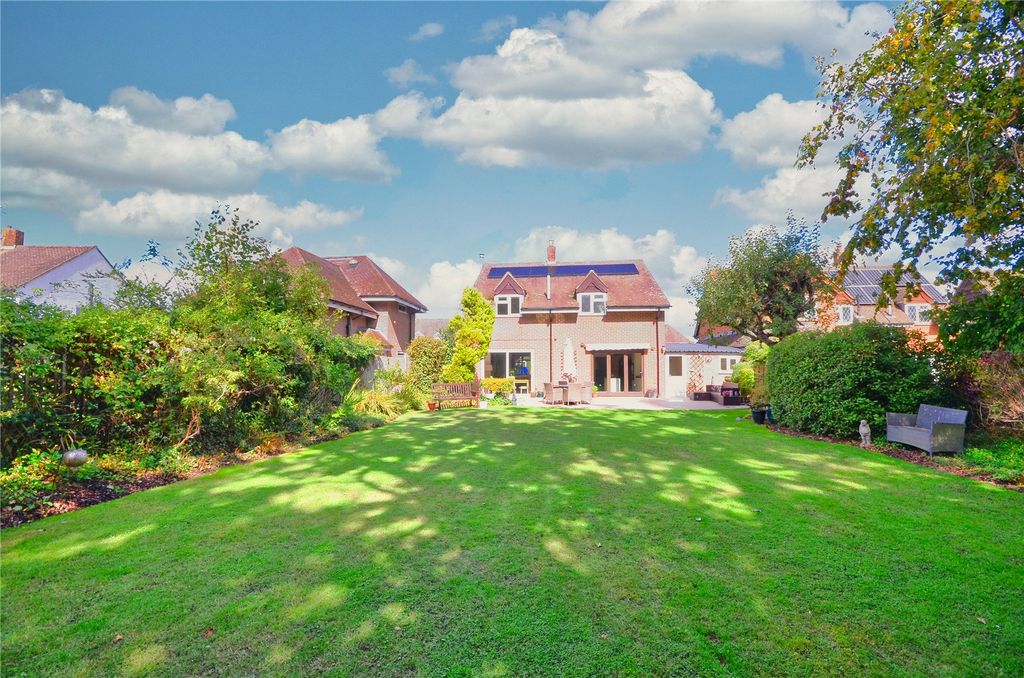 Property photo 1 of 32 Garden