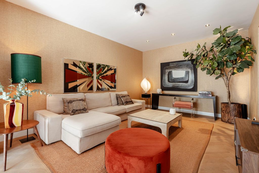 Property photo 2 of 38