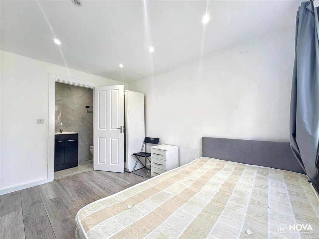 Property photo 3 of 8 Img_9333.Jpg