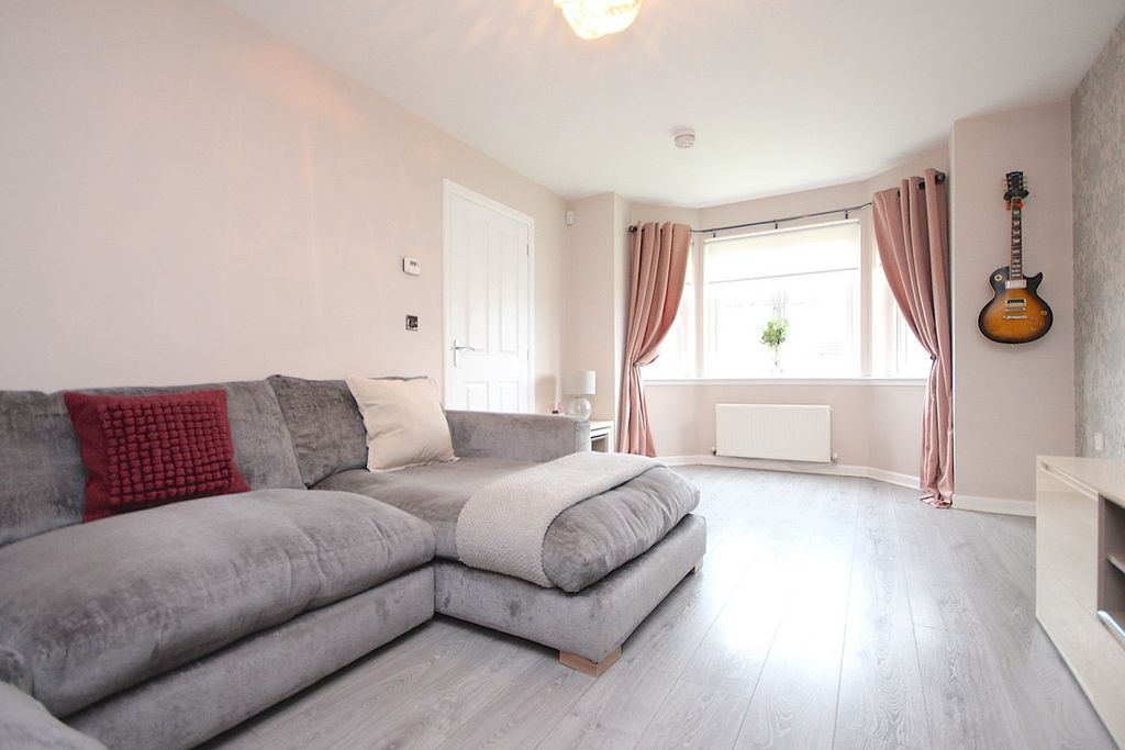 Property photo 2 of 27