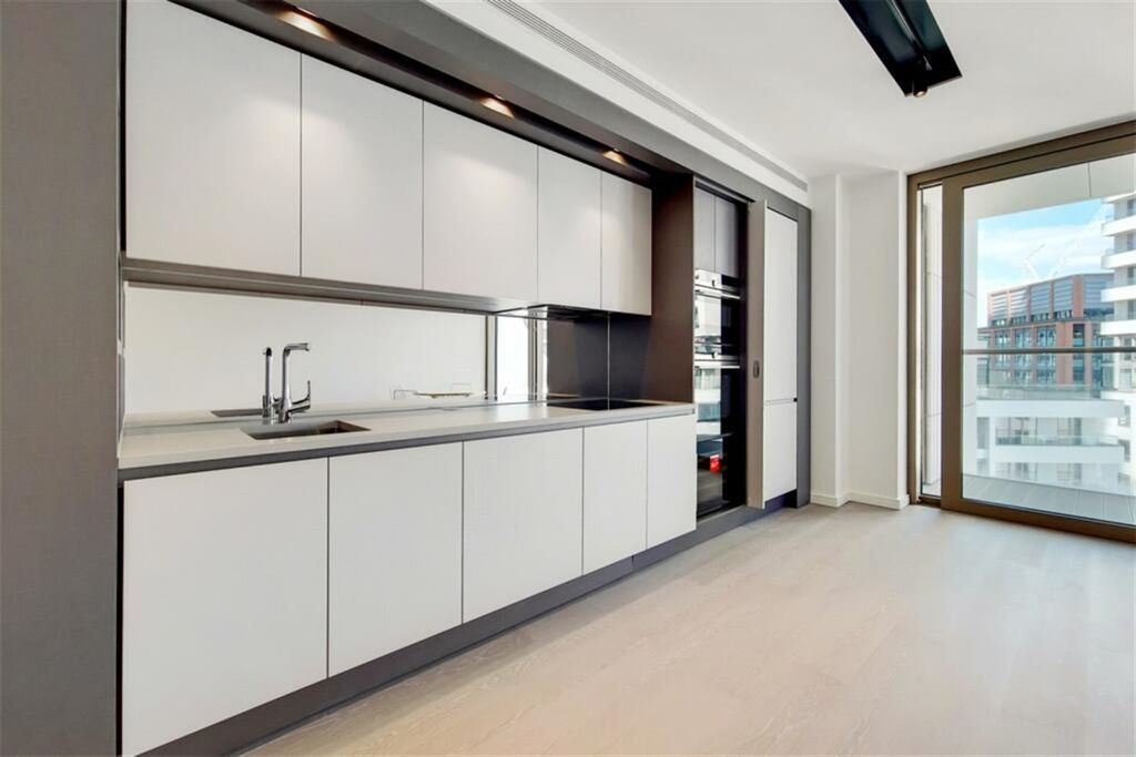 Property photo 3 of 14 Kitchen