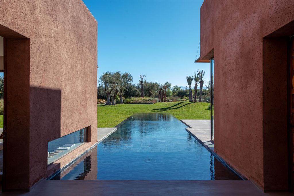 Property photo 3 of 20 Modern Villa In Marr