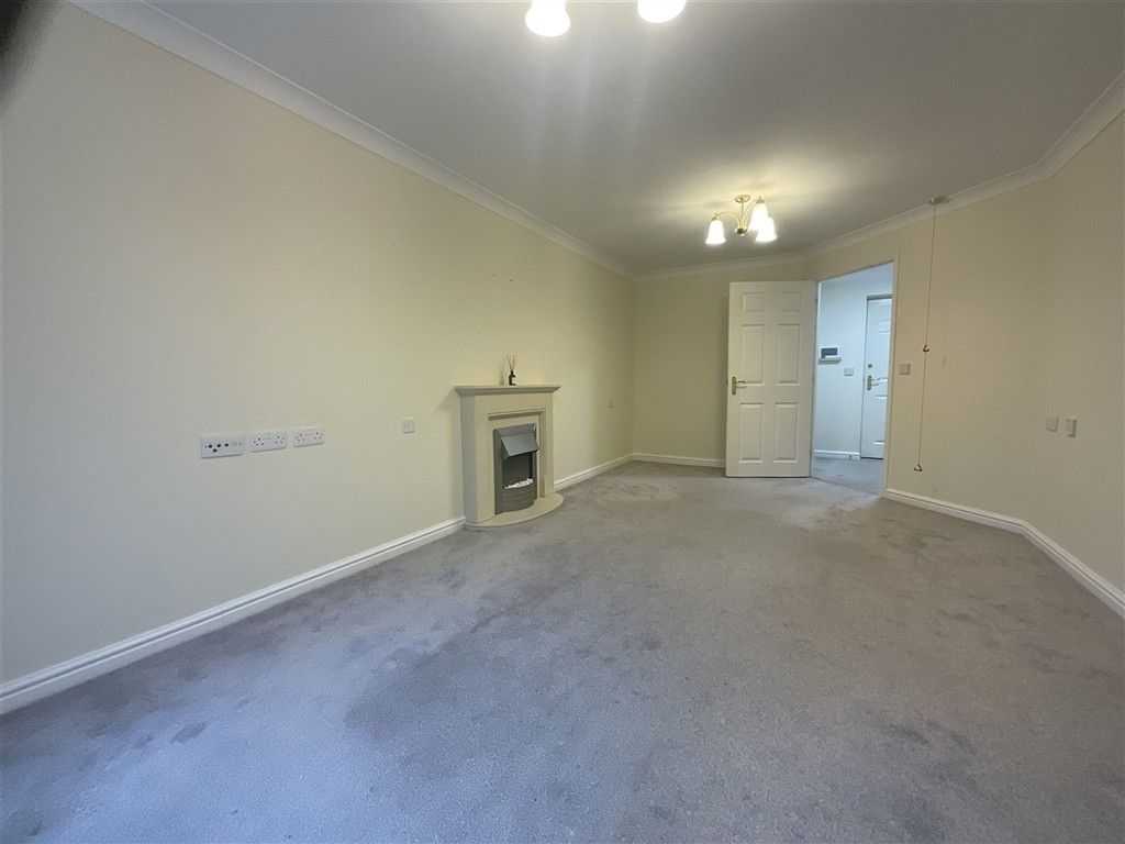 Property photo 2 of 6 Lounge