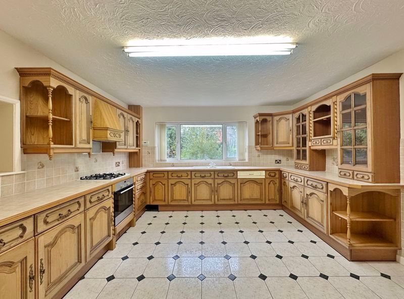 Property photo 3 of 29 Photo 8