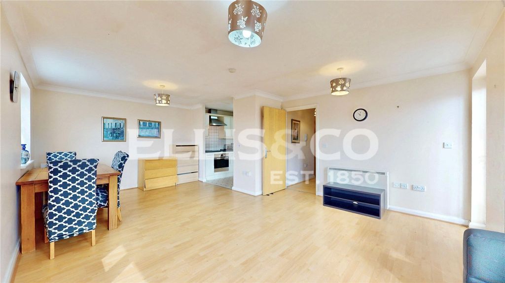 Property photo 3 of 17 Picture No. 23